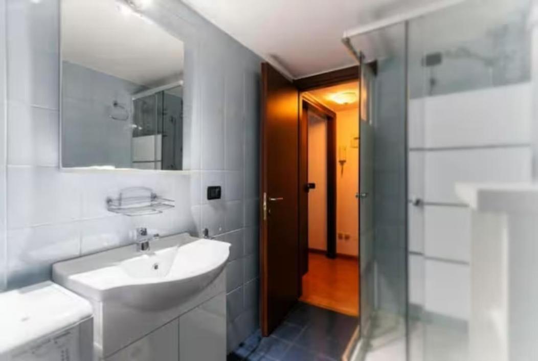 Bilocale Al Nolo, Metropolitana Mm1 Pasteur Apartment Milan Exterior photo